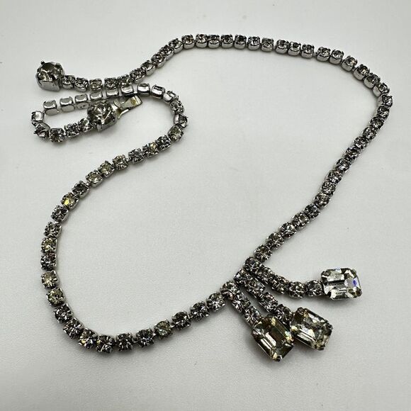 SALE Vintage 15” rhinestone necklace! - Picture 5 of 13